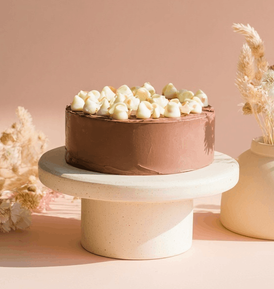 Artisan cake creation